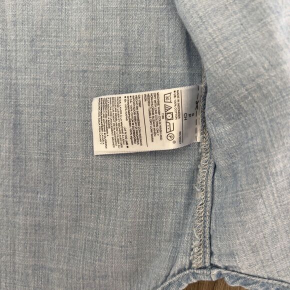 Old Navy Classic Light Blue Button-Down Chambray Shirt – Small - Picture 5 of 8
